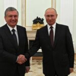 Путин обсудил производство вакцин с узбекистанским коллегой