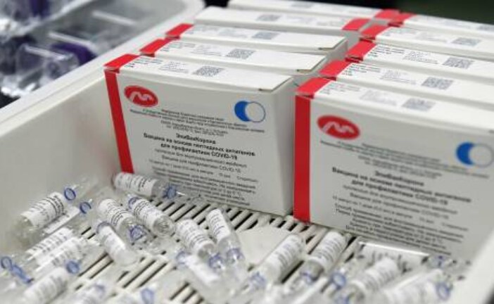 В регионы отправили около миллиона доз вакцины «ЭпиВакКорона»