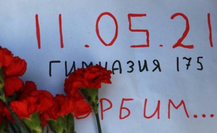Ростовчане зажгли свечи в память о погибших при стрельбе в школе в Казани