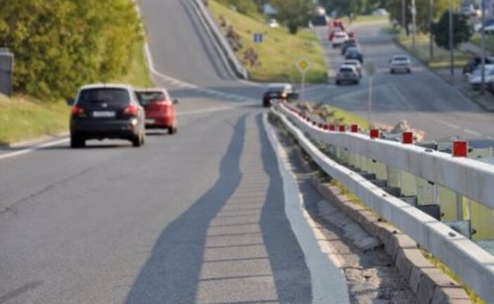 В России предложили снижать аварийность на дорогах с помощью клумб