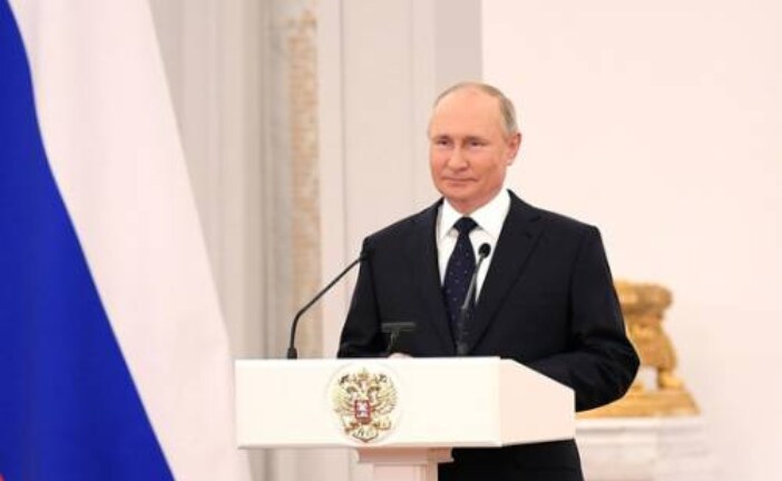 Путин расхвалил уходящую Госдуму за поправки в Конституцию