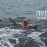 Ургант пошутил над купанием Лукашенко в Черном море
