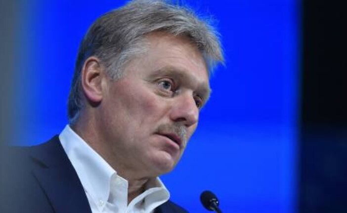 Политикам на Украине опасно строить отношения с Россией, заявил Песков