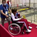 Взявшую «золото» Олимпиады рапиристку Мартьянову увезли в инвалидном кресле