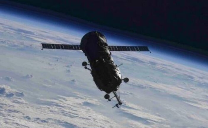 Перед падением в океан космический модуль «Пирс» сравнили с Муму