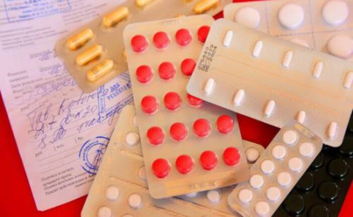 В России начали обсуждать выдачу лекарств «по карточкам»