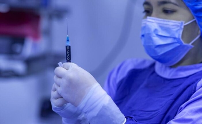 В Греции отмечен второй случай смерти от коронавируса полностью вакцинированного человека