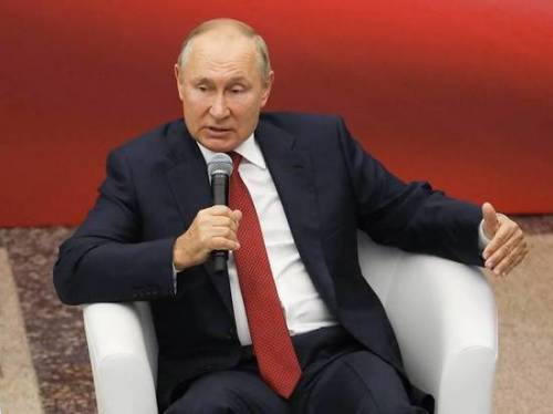 Путин осчастливит пенсионеров и военных: эксперты оценили значимость новых выплат