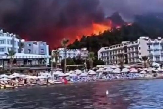 Горящие путевки: туристы рассказали о выживании в охваченной пожарами Турции