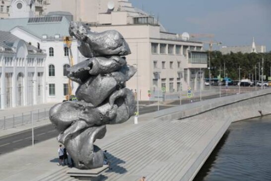 Куча дерьма или куча искусства: спор вокруг памятника на Болотной