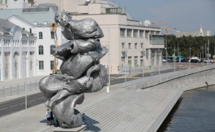 Куча дерьма или куча искусства: спор вокруг памятника на Болотной
