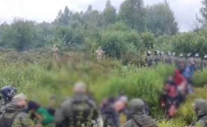 Появилось видео потасовки литовских пограничников с мигрантами