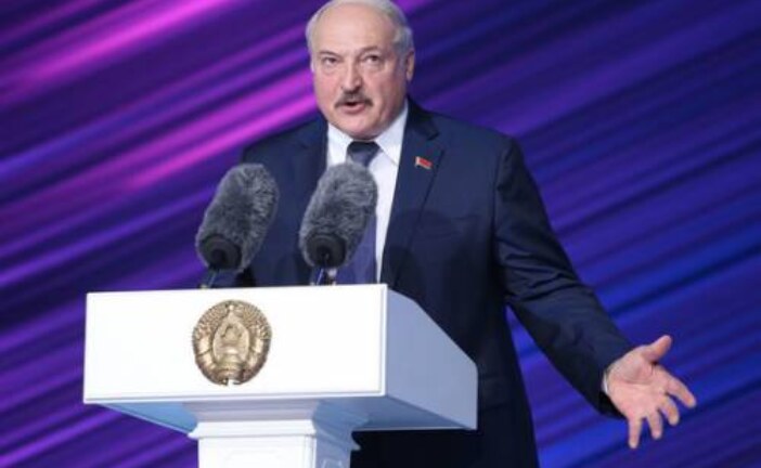 Песков: Путин не будет требовать от Лукашенко признания Крыма
