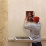«Пиотровский, вы серьезно?!»: повесившему портрет в Эрмитаже блогеру пригрозили тюрьмой