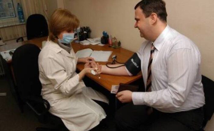 Кардиолог Иванов рассказал, как снизить давление без лекарств