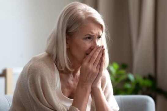Пожилые женщины страдают от синдрома «разбитого сердца» в 10 раз чаще мужчин