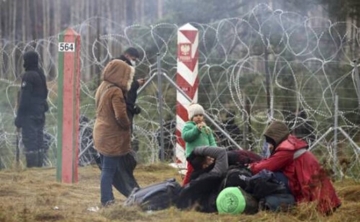 Европейцы в Сети предложили Польше стрелять в мигрантов на границе