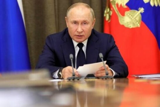 Путин в Сочи предложил «посмотреть в бинокль на корабль США»