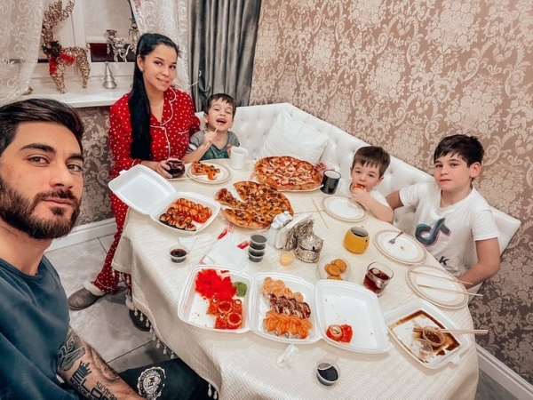 Тигран Салибеков: «Я плохой муж, отец. Все, что вы видите много лет – лишь красивая картинка» | StarHit.ru