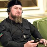 Кадыров отчитал Сокурова, назвав «продажной мордой»