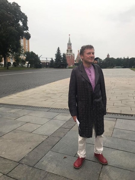 В Москве прощаются с бывшим шеф-редактором Tatler Эдуардом Дорожкиным | StarHit.ru