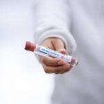 Оценена эффективность ревакцинации против нового коронавируса «Омикрон»