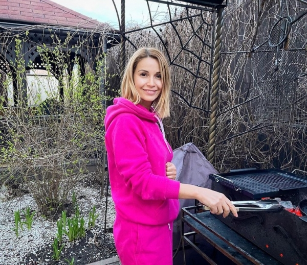 Ольга Орлова: «После росписи мы посидели в ресторане напротив загса. Было тихо и спокойно» | StarHit.ru