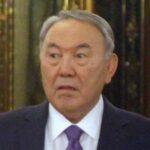 В казахстанском истеблишменте неожиданно заступились за Назарбаева