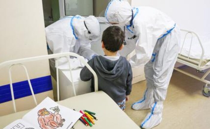 Зона смертельного риска: «Омикрон» переполнит детские больницы