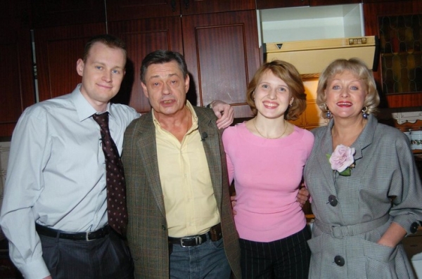 Бывший муж Марины Голуб заявил, что Людмила Поргина родила от него сына, изменив Караченцову | StarHit.ru