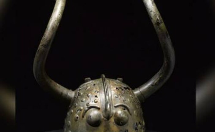 Найденные в датском болоте рогатые шлемы озадачили ученых: не викинги