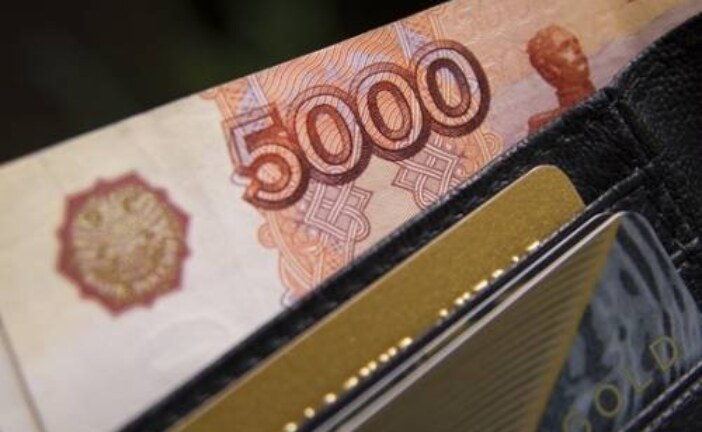«Зарплата 34000 — запредельная мечта»: заработки россиян из регионов поразили