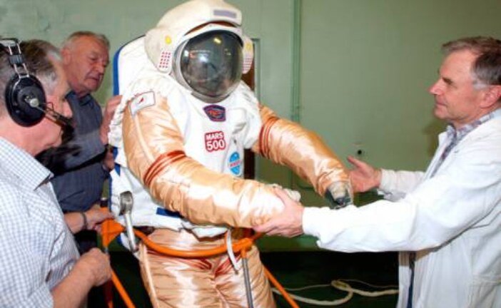 Роскосмос снизил планку для медотбора в космонавты: могут взять гипертоника