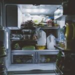 Холодильник важнее продуктов: россияне скупают в интернете бытовую технику