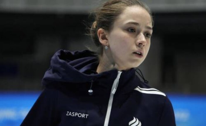 От Камилы Валиевой скрыли скандал вокруг нее, предположили спортивные психологи