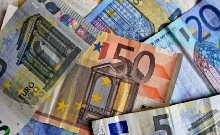 Евро уходит из России: купюры исчезнут из касс и банкоматов